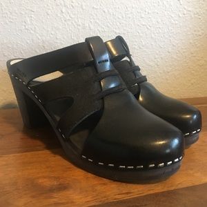 Maguba Wood Clogs size 38 Black Suede and Leather